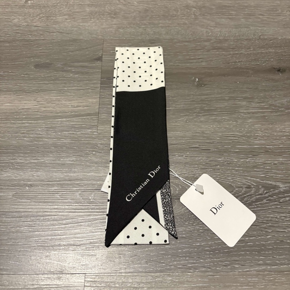 🔥 Christian Dior Silk Mitzah Scarf – Black & White Polka Dot (Brand New w/ Tags - Picture 2 of 4